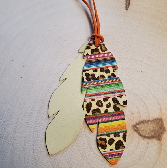 Purse charm dream catcher feathers, Keychain, Feather Keychain, Gift Ide… - Picture 2 of 3